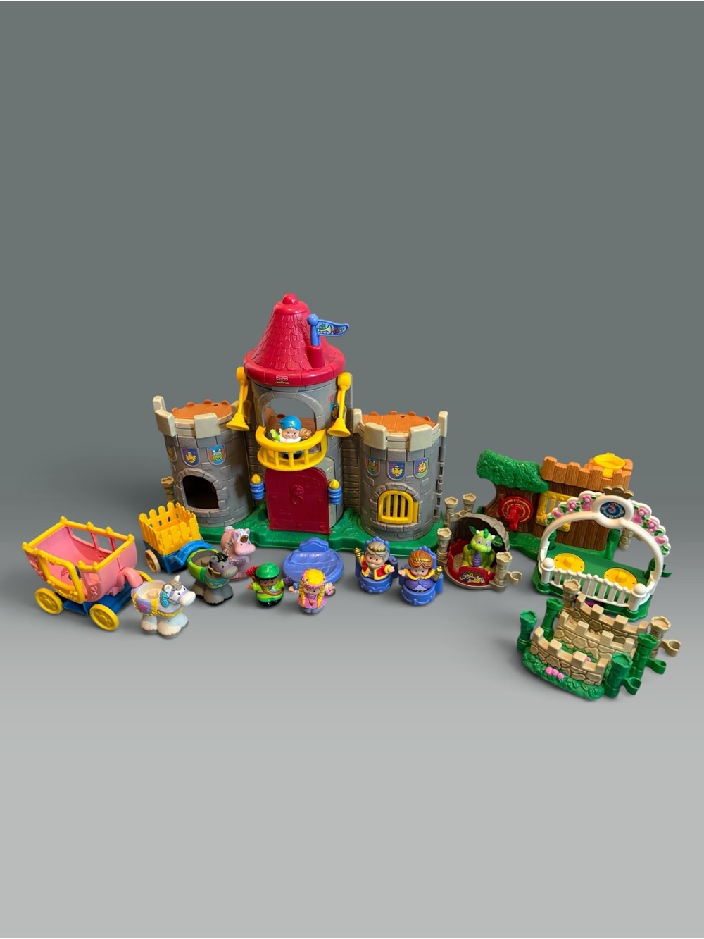 2003 Fisher Price Little People Castle + Accessories